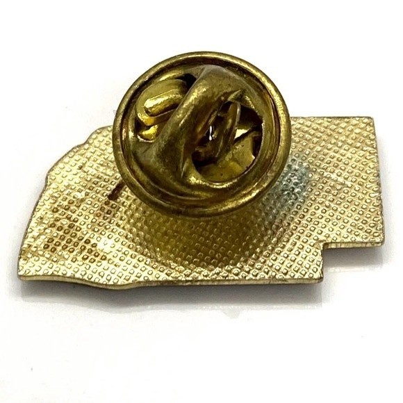 Lincoln Nebraska Omaha Lapel jacket pin Pinback Trucker Hat Pin - Picture 2 of 3